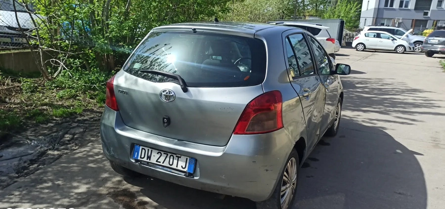 Toyota Yaris cena 4900 przebieg: 250000, rok produkcji 2007 z Puławy małe 56